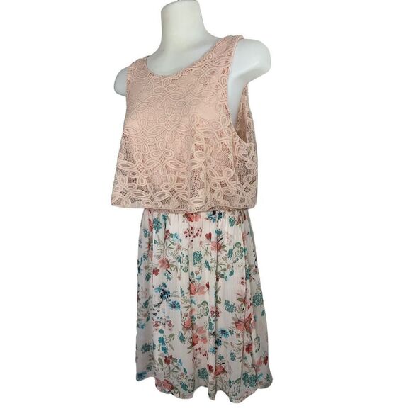 Emerald Sundae Sleeveless Dress Size M Neutral Peach Lace Floral One Piece - Picture 3 of 10